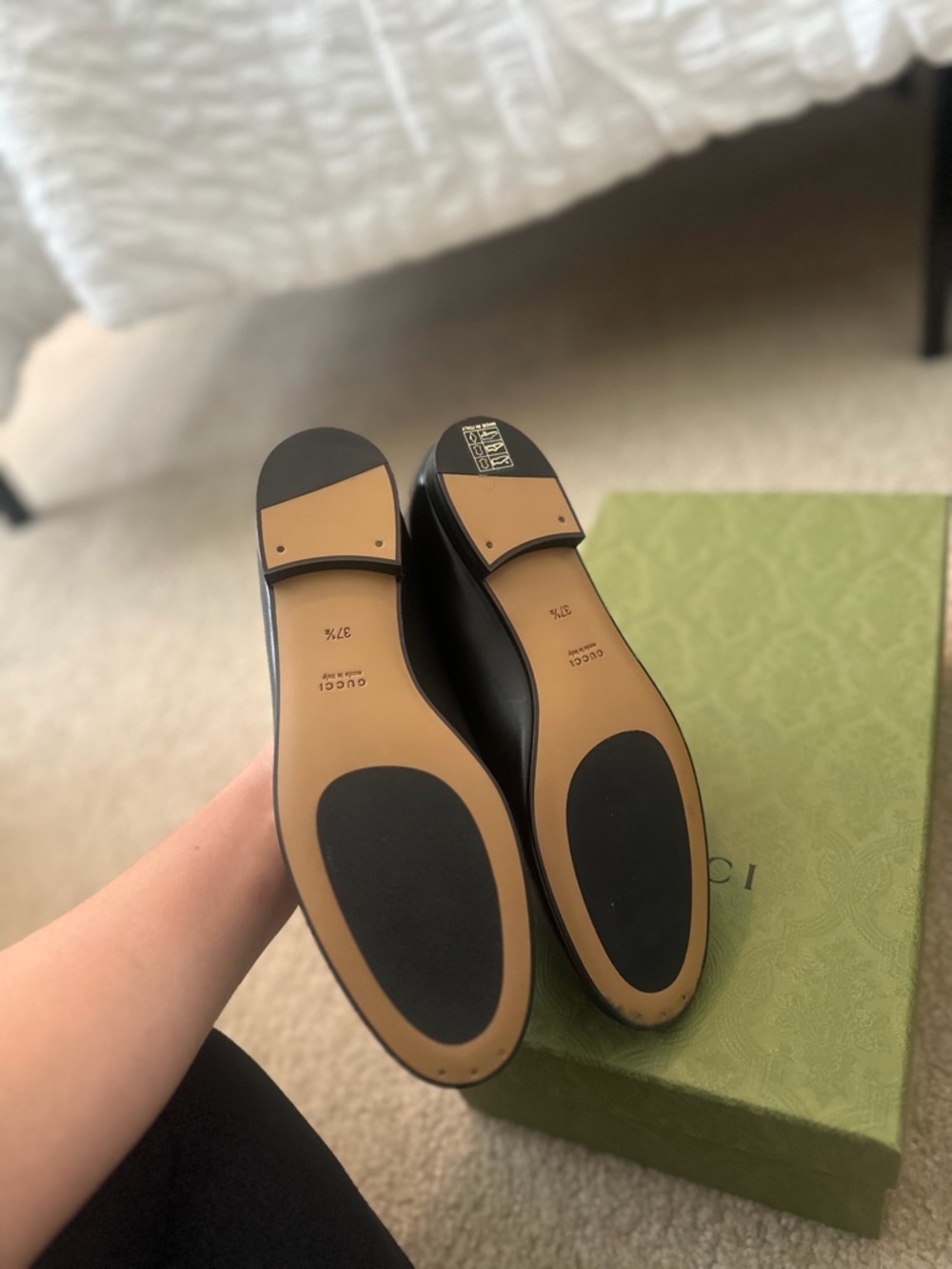 Gucci Black Leather Loafers with Gold Horsebit - Picture 2 of 4
